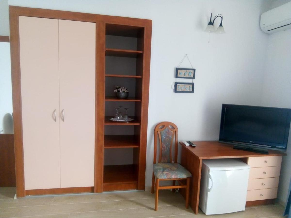 Apartments And Rooms Niksa Podgora Extérieur photo