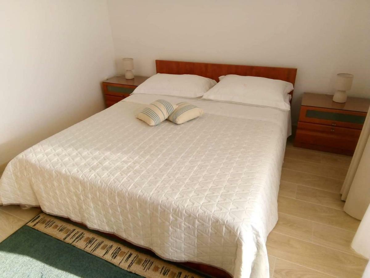 Apartments And Rooms Niksa Podgora Extérieur photo