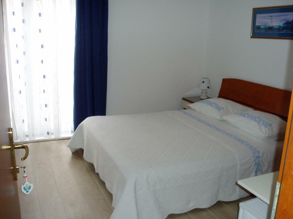 Apartments And Rooms Niksa Podgora Extérieur photo