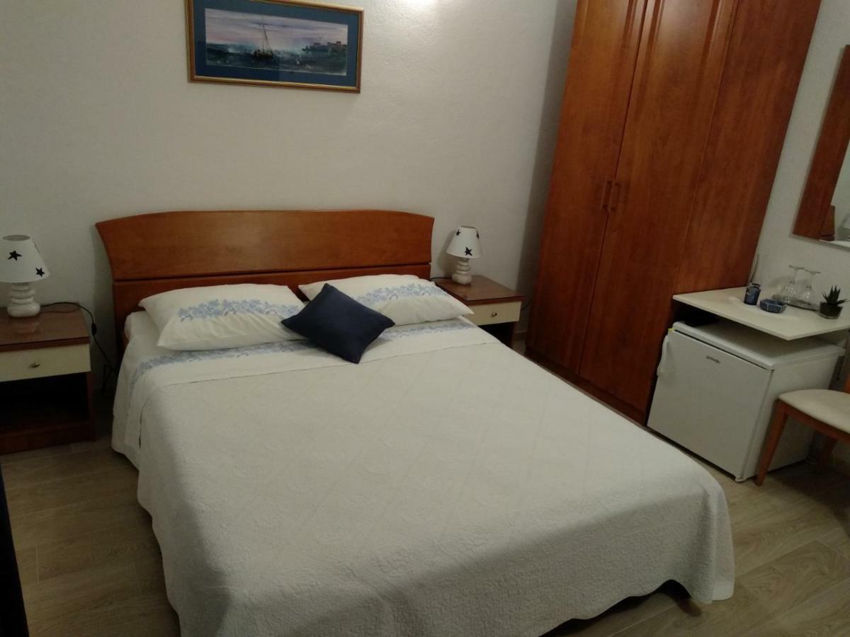 Apartments And Rooms Niksa Podgora Extérieur photo