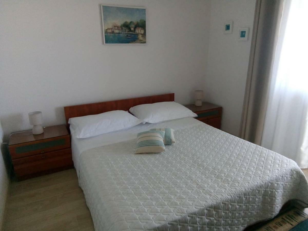 Apartments And Rooms Niksa Podgora Extérieur photo