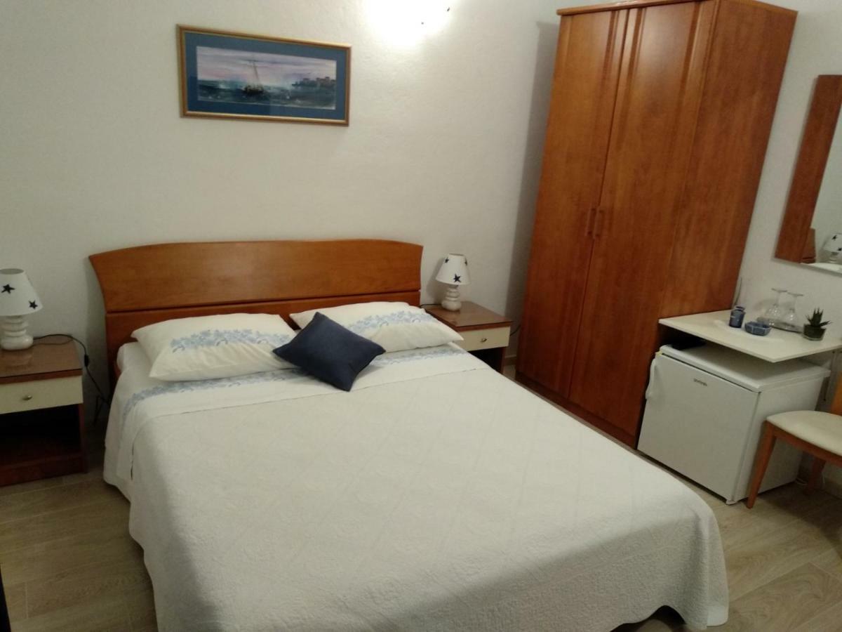 Apartments And Rooms Niksa Podgora Extérieur photo
